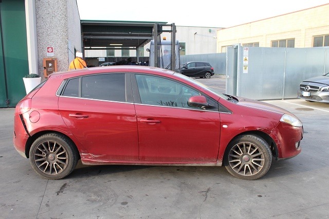 FIAT BRAVO 1.6 D 88KW AUT 5P (2009) RICAMBI IN MAGAZZINO