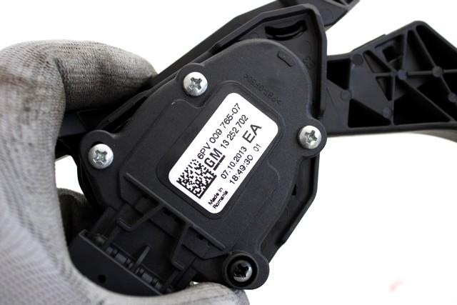 PEDALI OEM N. 13252702 ORIGINAL REZERVNI DEL OPEL ASTRA J P10 5P/3P/SW (2010 - 2015) DIESEL LETNIK 2014