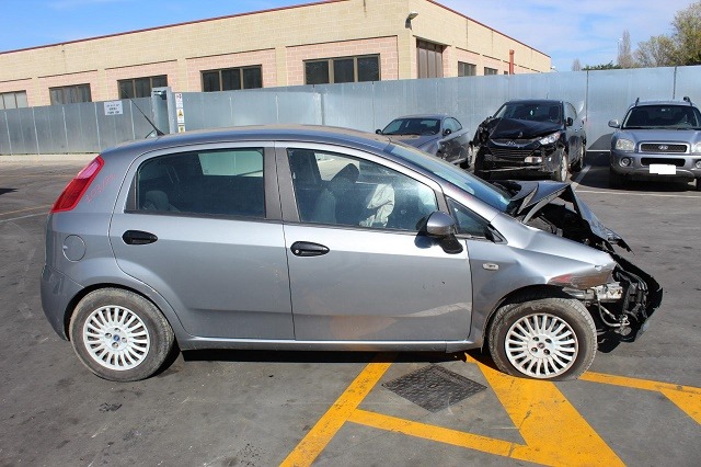 FIAT GRANDE PUNTO 1.2 B 48KW 5M 5P (2006) RICAMBI IN MAGAZZINO