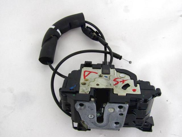 CENTRALNA KLJUCAVNICA ZADJIH LEVIH VRAT OEM N. 825030032R ORIGINAL REZERVNI DEL RENAULT SCENIC XMOD / SCENIC JZ0/1 MK3 R (2012 - 2016) DIESEL LETNIK 2012