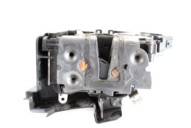 CENTRALNO ZAKLEPANJE PREDNIH LEVIH VRAT OEM N. 3M5A-R21813-ER ORIGINAL REZERVNI DEL FORD FOCUS DA HCP DP MK2 BER/SW (2005 - 2008) DIESEL LETNIK 2006