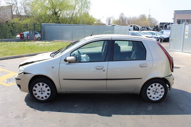 FIAT PUNTO 1.2 B 44KW 5M 5P (2007) RICAMBI IN MAGAZZINO 