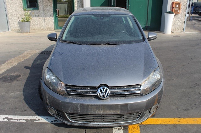 VOLKSWAGEN GOLF 6 1.6 D 77KW AUT 5P (2011) RICAMBI IN MAGAZZINO