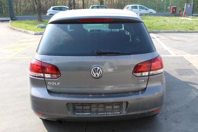 VOLKSWAGEN GOLF 6 1.6 D 77KW AUT 5P (2011) RICAMBI IN MAGAZZINO