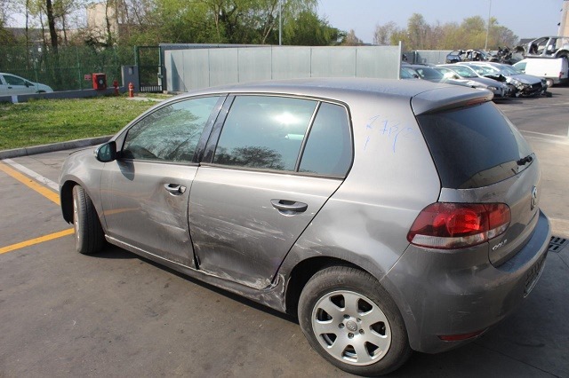 VOLKSWAGEN GOLF 6 1.6 D 77KW AUT 5P (2011) RICAMBI IN MAGAZZINO