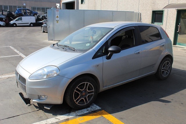 FIAT GRANDE PUNTO 1.2 B 48KW 5M 5P (2005) RICAMBI IN MAGAZZINO