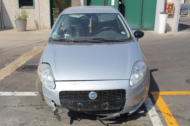 FIAT GRANDE PUNTO 1.2 B 48KW 5M 5P (2005) RICAMBI IN MAGAZZINO