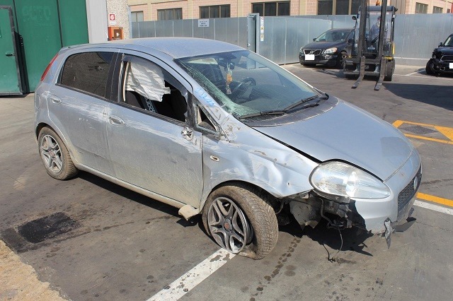 FIAT GRANDE PUNTO 1.2 B 48KW 5M 5P (2005) RICAMBI IN MAGAZZINO