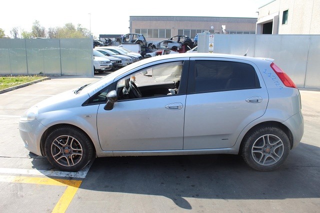 FIAT GRANDE PUNTO 1.2 B 48KW 5M 5P (2005) RICAMBI IN MAGAZZINO