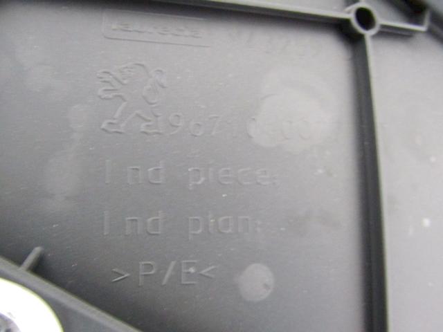 NOTRANJA OBLOGA SPREDNJIH VRAT OEM N. PNADTPG3084ABR5P ORIGINAL REZERVNI DEL PEUGEOT 308 4A 4B 4C 4E 4H MK1 BER/SW/CC (2007 - 2013) DIESEL LETNIK 2010