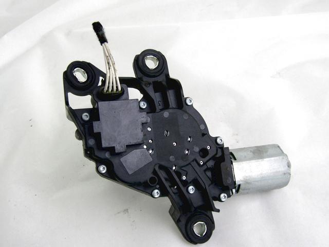 MOTORCEK ZADNJEGA BRISALCA OEM N. 5K6955711B ORIGINAL REZERVNI DEL VOLKSWAGEN GOLF VI 5K1 517 AJ5 MK6 (2008-2012) DIESEL LETNIK 2011