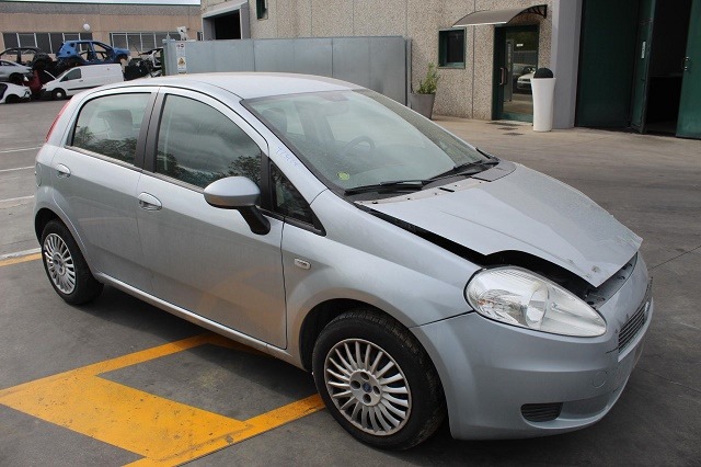 FIAT GRANDE PUNTO 1.3 D 55KW 5M 5P (2005) RICAMBI IN MAGAZZINO