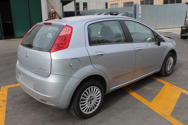 FIAT GRANDE PUNTO 1.3 D 55KW 5M 5P (2005) RICAMBI IN MAGAZZINO