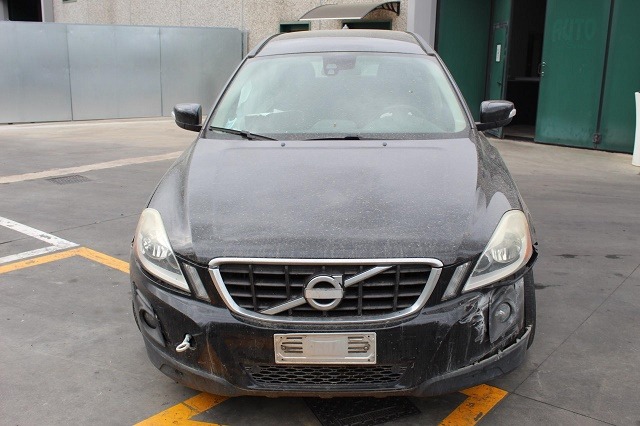 VOLVO XC60 2.4 D 129KW 6M 5P (2010) RICAMBI IN MAGAZZINO