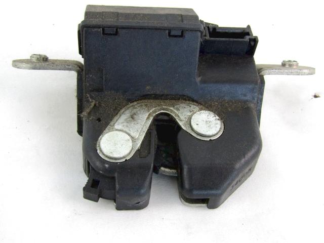 ZAKLEPANJE PRTLJA?NIH VRAT  OEM N. 55701971 ORIGINAL REZERVNI DEL FIAT GRANDE PUNTO 199 (2005 - 2012) DIESEL LETNIK 2005