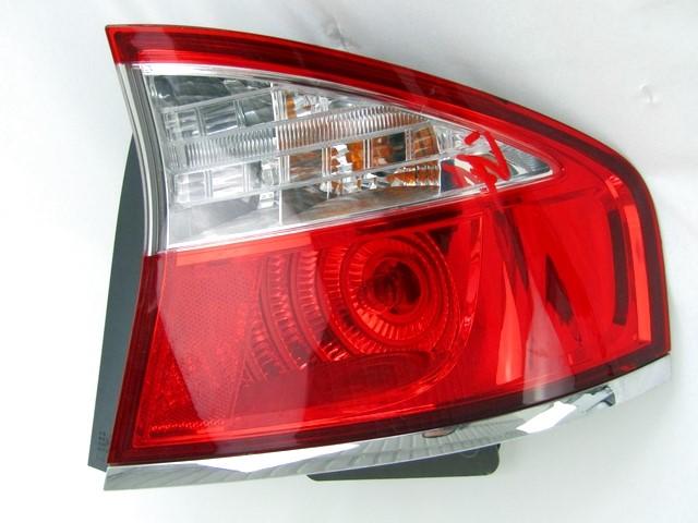 ZADNJI DESNI ZAROMETI OEM N. 84201AG202 ORIGINAL REZERVNI DEL SUBARU LEGACY BL BP MK4 (2003 - 2009) DIESEL LETNIK 2009