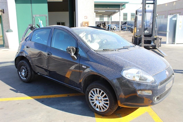 FIAT PUNTO 1.4 M 57KW 5M 5P (2015) RICAMBI IN MAGAZZINO