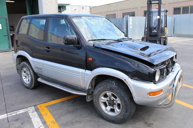 NISSAN TERRANO 2.7 D 4X4 92KW 5M 3P (1999) RICAMBI IN MAGAZZINO