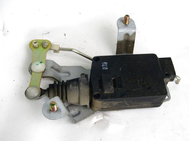 ZAKLEPANJE PRTLJA?NIH VRAT  OEM N. 9575026000 ORIGINAL REZERVNI DEL HYUNDAI SANTA FE SM MK1 (2000 - 2006) DIESEL LETNIK 2005