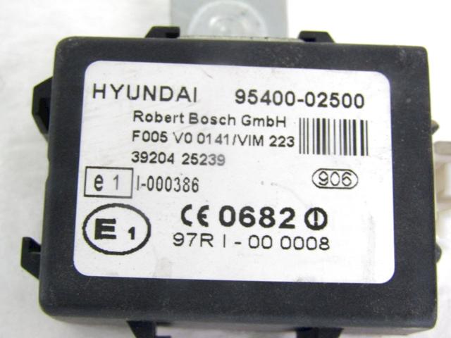 RACUNALNIK AVTOALARMA/BLOKADA MOTORJA OEM N. 95400-02500 ORIGINAL REZERVNI DEL HYUNDAI SANTA FE SM MK1 (2000 - 2006) DIESEL LETNIK 2005