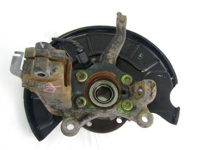 VRTLJIVI LEZAJ DESNO / PESTO KOLESA Z LEZAJEM SPREDAJ OEM N. 1K0407256AA ORIGINAL REZERVNI DEL VOLKSWAGEN GOLF PLUS 5M1 521 MK1 (2004 - 2009) DIESEL LETNIK 2006