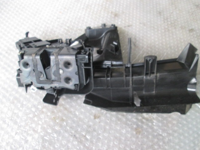 CENTRALNI ZAKLEP SPREDNJIH VRAT  OEM N. 24000010013 ORIGINAL REZERVNI DEL FORD FOCUS DA HCP DP MK2 BER/SW (2005 - 2008) DIESEL LETNIK 2006