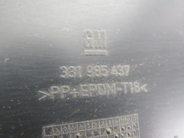 PLASTIKA MED SEDEZI BREZ NASLONJALA ROK OEM N. 13186362 ORIGINAL REZERVNI DEL OPEL ASTRA H A04 L48,L08,L35,L67 5P/3P/SW (2004 - 2007) BENZINA LETNIK 2006