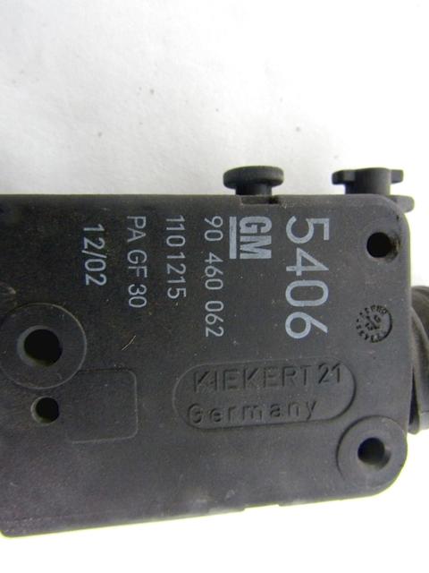 ZAKLEPANJE PRTLJA?NIH VRAT  OEM N. 90460062 ORIGINAL REZERVNI DEL OPEL ASTRA G T98 5P/3P/SW (1998 - 2003) DIESEL LETNIK 2002