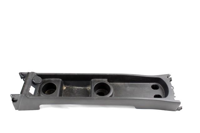 PLASTIKA MED SEDEZI BREZ NASLONJALA ROK OEM N. 13260358 ORIGINAL REZERVNI DEL OPEL MERIVA B S10 (2010 -2017)BENZINA/GPL LETNIK 2013