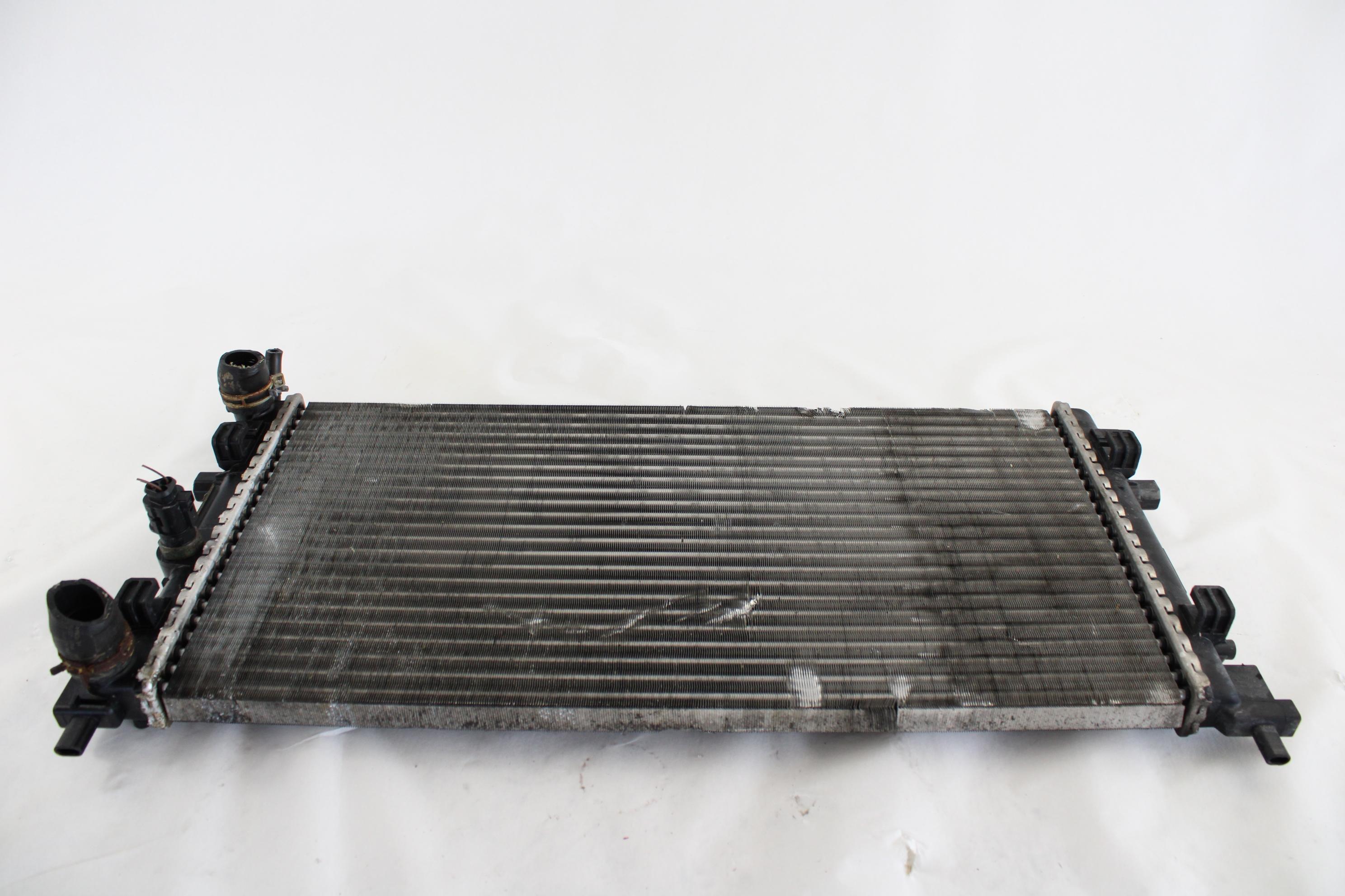 RADIATOR VODE OEM N. 6R01212530O ORIGINAL REZERVNI DEL VOLKSWAGEN POLO 6R1 6C1 (06/2009 - 02/2014) BENZINA LETNIK 2013