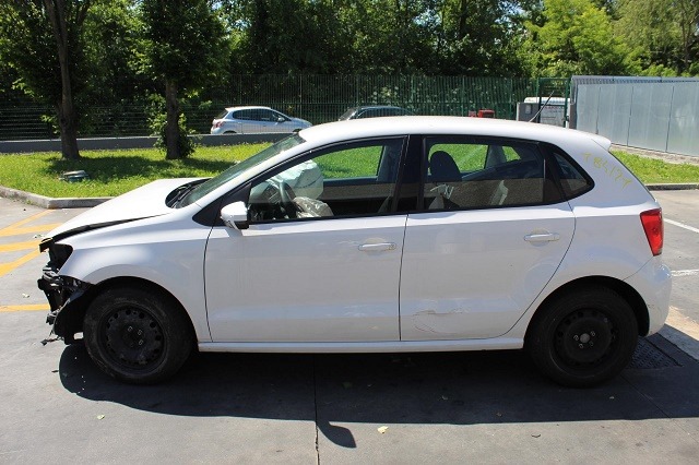 VOLKSWAGEN POLO 1.2 D 55KW 5M 5P (2011) RICAMBI IN MAGAZZINO