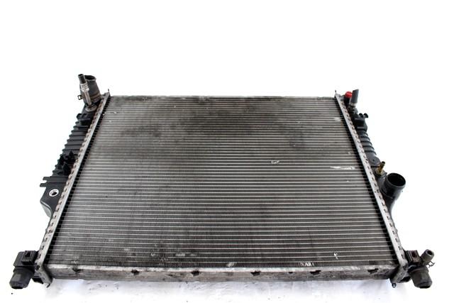 RADIATOR VODE OEM N. A2515000303 ORIGINAL REZERVNI DEL MERCEDES CLASSE ML W164 (2005-2008)DIESEL LETNIK 2007