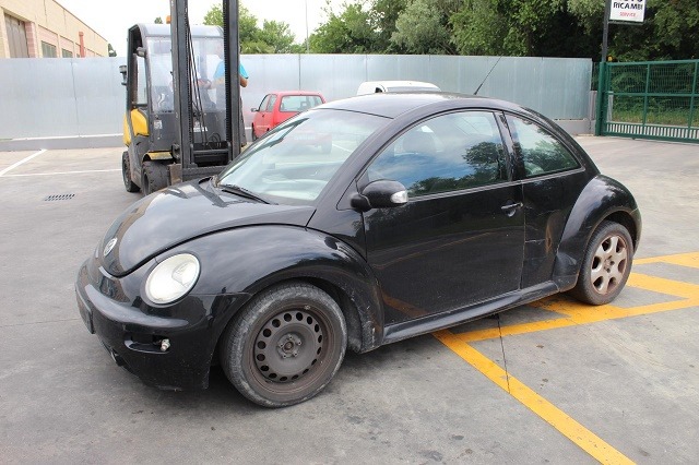 VOLKSWAGEN NEW BEETLE 1.9 D 74KW 5M 3P (2003) RICAMBI IN MAGAZZINO