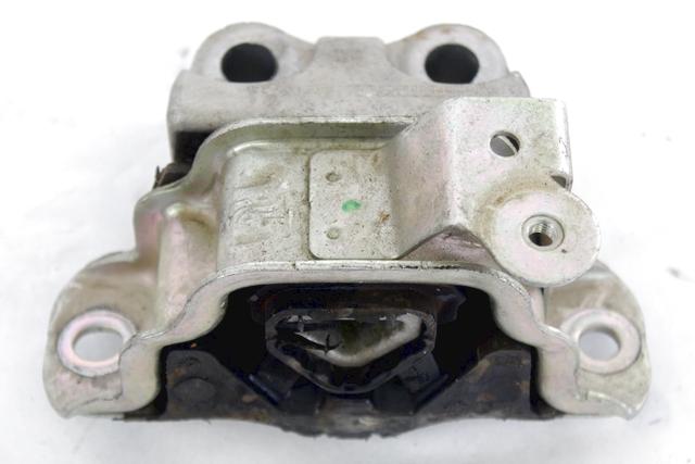 NOSILCI MOTORJA/DRUGO OEM N. 55702833 ORIGINAL REZERVNI DEL FIAT 500 L CINQUECENTO L L0 (2012-2017) DIESEL LETNIK 2016