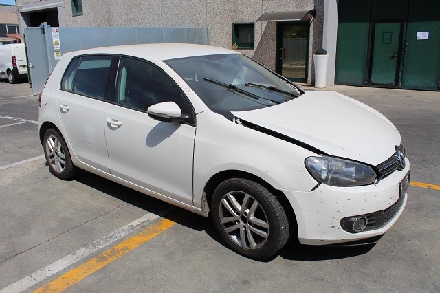 VOLKSWAGEN GOLF 6 1.6 D 77KW 5M 5P (2011) RICAMBI IN MAGAZZINO