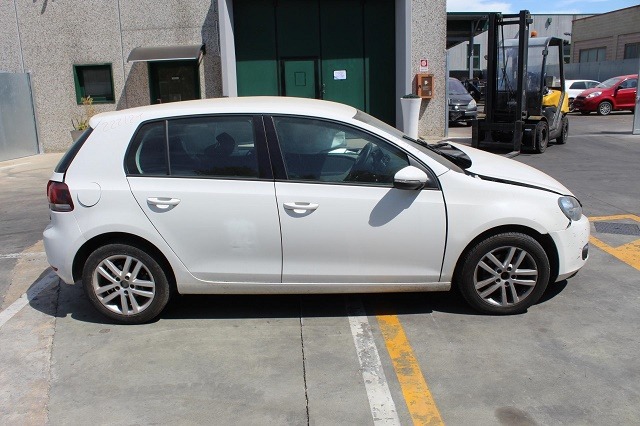 VOLKSWAGEN GOLF 6 1.6 D 77KW 5M 5P (2011) RICAMBI IN MAGAZZINO