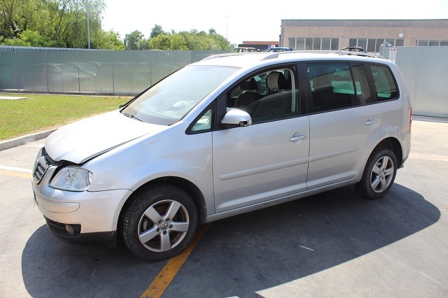 VOLKSWAGEN TOURAN 2.0 M 80KW 5M 5P (2006) RICAMBI IN MAGAZZINO