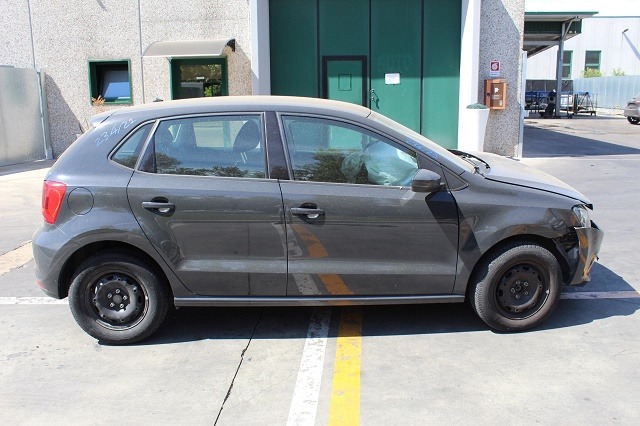 VOLKSWAGEN POLO 1.0 B 44KW 5M 5P (2015) RICAMBI IN MAGAZZINO