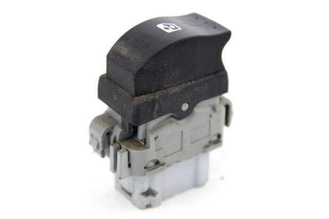 ZADNJE STIKALO OEM N. 8200220511 ORIGINAL REZERVNI DEL RENAULT SCENIC/GRAND SCENIC JM0/1 MK2 (2003 - 2009) BENZINA LETNIK 2003