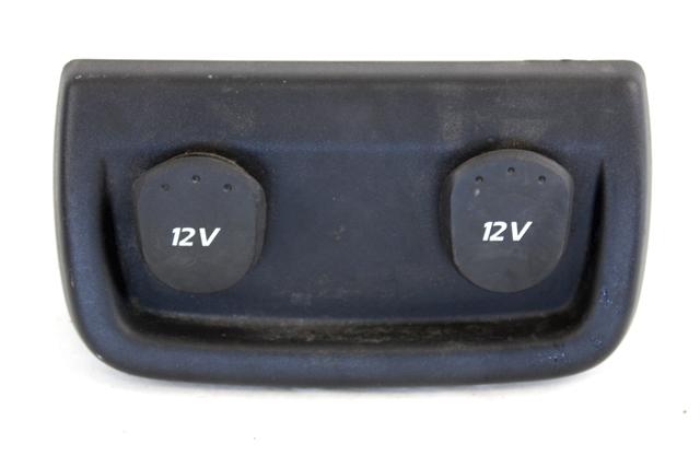 USB / AUX OEM N. 8200232589 ORIGINAL REZERVNI DEL RENAULT SCENIC/GRAND SCENIC JM0/1 MK2 (2003 - 2009) BENZINA LETNIK 2003