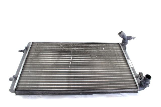 RADIATOR VODE OEM N. 1K0121251P ORIGINAL REZERVNI DEL VOLKSWAGEN TOURAN 1T1 MK1 (2003 - 11/2006) BENZINA/METANO LETNIK 2006