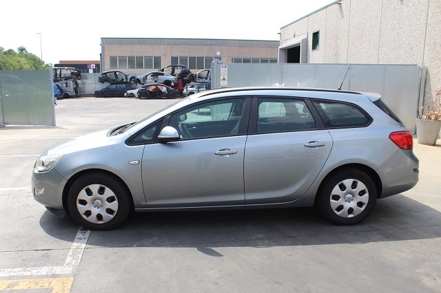 OPEL ASTRA J SW 1.7 D 81KW 6M 5P (2011) RICAMBI IN MAGAZZINO