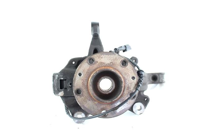 VRTLJIVI LEZAJ DESNO / PESTO KOLESA Z LEZAJEM SPREDAJ OEM N. 400147163R ORIGINAL REZERVNI DEL RENAULT MEGANE MK3 BZ0/1 B3 DZ0/1 KZ0/1 BER/SPORTOUR/ESTATE (2009 - 2015) DIESEL LETNIK 2010