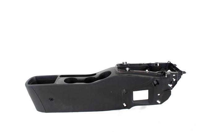 PLASTIKA MED SEDEZI BREZ NASLONJALA ROK OEM N. 13310022 ORIGINAL REZERVNI DEL OPEL ASTRA J P10 5P/3P/SW (2010 - 2015) DIESEL LETNIK 2011