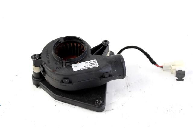 VENTILATOR  KABINE  OEM N. A2048300508 ORIGINAL REZERVNI DEL MERCEDES CLASSE C W204 BER/SW (2007 - 2011) DIESEL LETNIK 2007