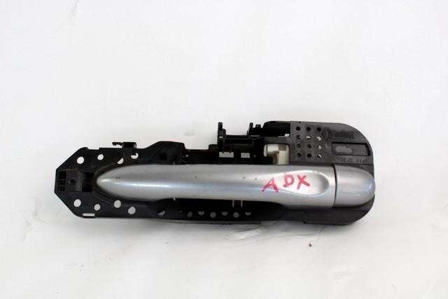 ZUNANJA KLJUKA SPREDNJA DESNA VRATA OEM N. 806B02596R ORIGINAL REZERVNI DEL RENAULT MEGANE MK3 BZ0/1 B3 DZ0/1 KZ0/1 BER/SPORTOUR/ESTATE (2009 - 2015) DIESEL LETNIK 2011