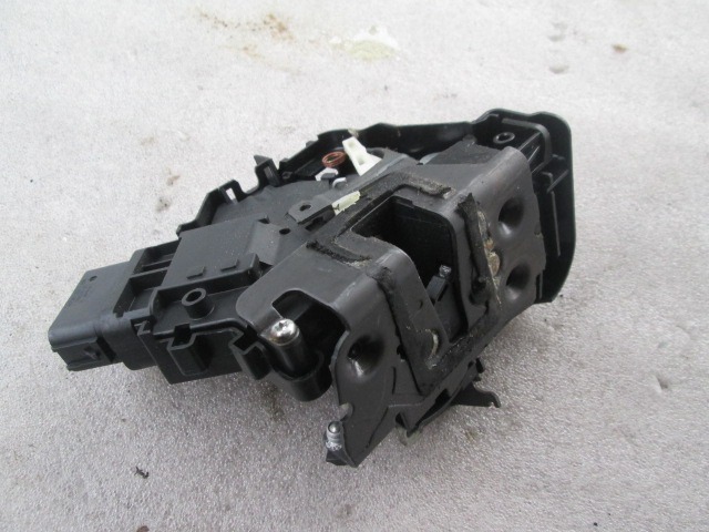 CENTRALNI ZAKLEP SPREDNJIH VRAT  OEM N. 4894641 ORIGINAL REZERVNI DEL FORD FOCUS DA HCP DP MK2 BER/SW (2005 - 2008) DIESEL LETNIK 2007