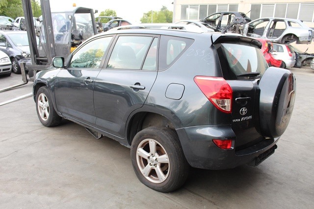 TOYOTA RAV 4 2.2 D 4X4 100KW 6M 5P (2006) RICAMBI IN MAGAZZINO