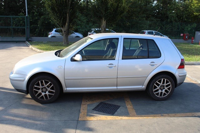 VOLKSWAGEN GOLF IV 4 1.9 D 85KW 5M 5P (2001) RICAMBI IN MAGAZZINO