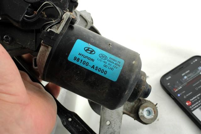 MOTORCEK PREDNJIH BRISALCEV OEM N. 98100-A5000 ORIGINAL REZERVNI DEL HYUNDAI I30 GD MK2 (2011 - 2017)BENZINA LETNIK 2013